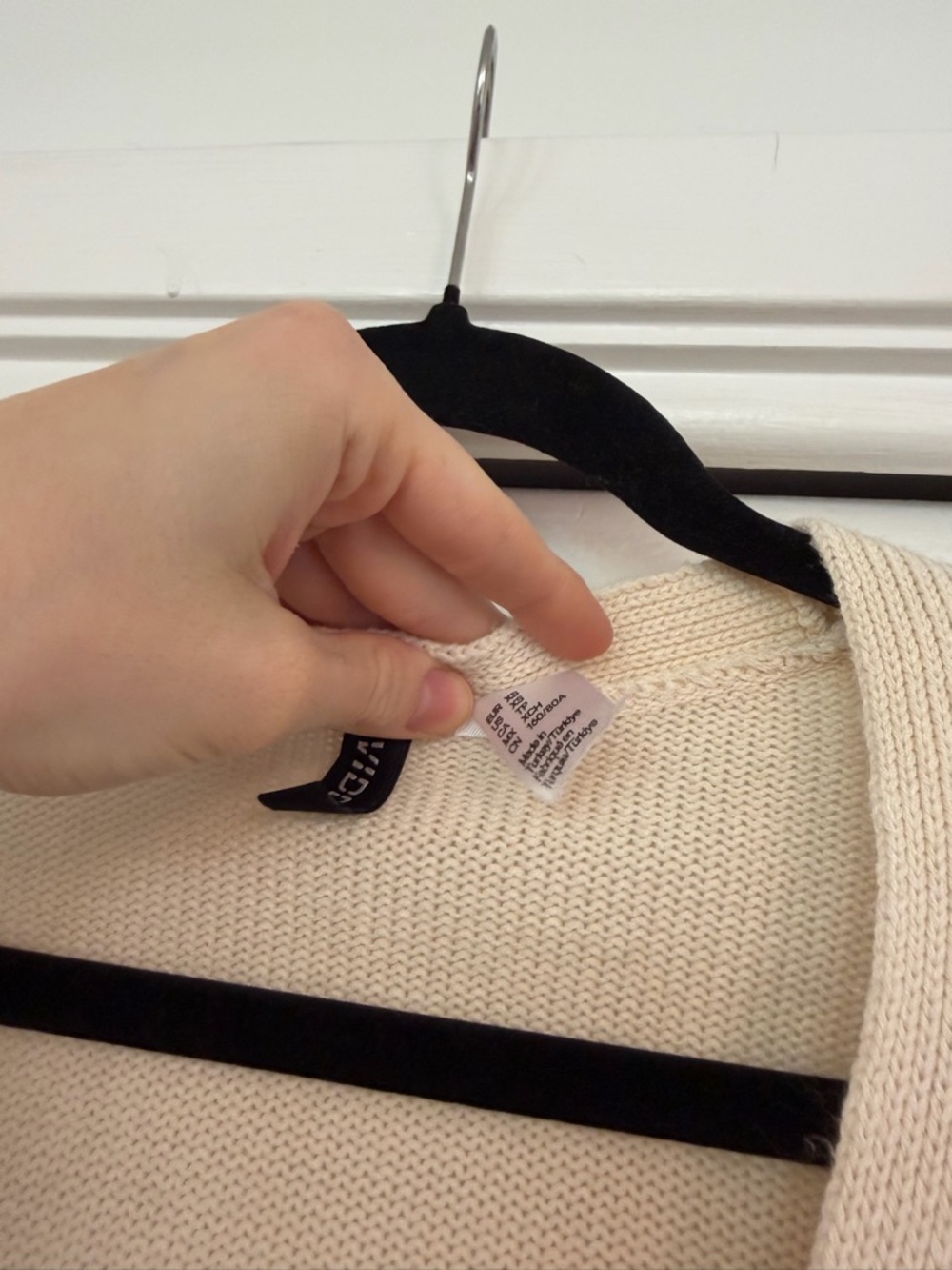 H&M Cream Cable Knit Ruffle Cuff Cardigan - Picture 2 of 2